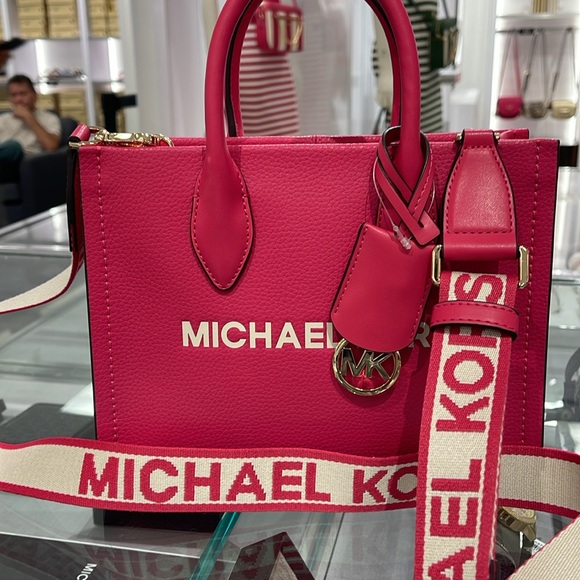 MICHAEL KORS
Mirella Small Pebbled Leather Crossbody Bag Tote 
Electric Pink
NWT - Picture 1 of 16